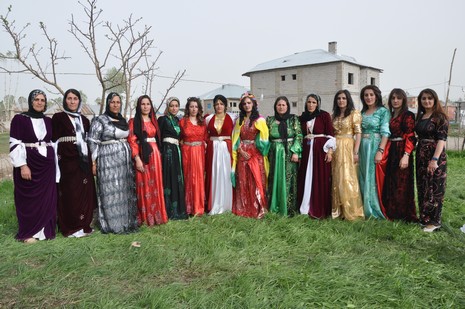 Hakkari'nin Yüksekova ilçesinde 12-13-05- 2012 Dünya evine Giren Çiftlerimizi Sizler için Sayfamıza taşıdık. Yüksekova Güncel Ailesi olarak Tüm Çiftlerimize mutluluklar Dileriz. Foto-Görüntü: Yaşar KAPLAN- Sinan AKKURT