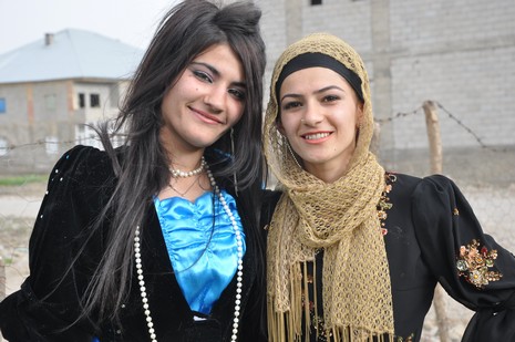 Hakkari'nin Yüksekova ilçesinde 12-13-05- 2012 Dünya evine Giren Çiftlerimizi Sizler için Sayfamıza taşıdık. Yüksekova Güncel Ailesi olarak Tüm Çiftlerimize mutluluklar Dileriz. Foto-Görüntü: Yaşar KAPLAN- Sinan AKKURT