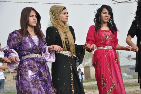 Hakkari'nin Yüksekova ilçesinde 12-13-05- 2012 Dünya evine Giren Çiftlerimizi Sizler için Sayfamıza taşıdık. Yüksekova Güncel Ailesi olarak Tüm Çiftlerimize mutluluklar Dileriz. Foto-Görüntü: Yaşar KAPLAN- Sinan AKKURT