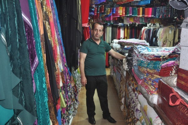 Ramazan Bayramının ülkemiz ve dünya insanlığına barış, mutluluk getirmesi ve aydınlık yarınlara ulaşılması dileğiyle, tüm halkımızın Ramazan Bayramını kutlarım.