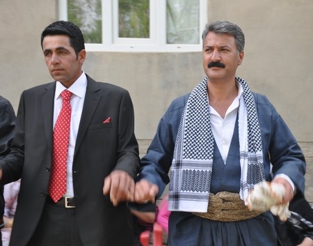 Hakkari'nin Yüksekova ilçesinde 19-20-05- 2012 Dünya evine Giren Çiftlerimizi Sizler için Sayfamıza taşıdık. Yüksekova Güncel Ailesi olarak Tüm Çiftlerimize mutluluklar Dileriz. Foto-Görüntü: Yaşar KAPLAN- Sinan AKKURT