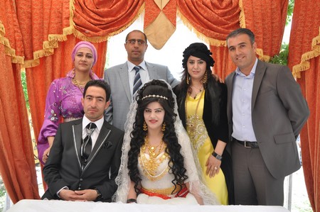 Hakkari'nin Yüksekova ilçesinde 19-20-05- 2012 Dünya evine Giren Çiftlerimizi Sizler için Sayfamıza taşıdık. Yüksekova Güncel Ailesi olarak Tüm Çiftlerimize mutluluklar Dileriz. Foto-Görüntü: Yaşar KAPLAN- Sinan AKKURT