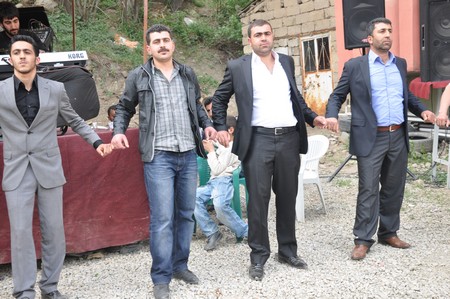 Hakkari'nin Yüksekova ilçesinde 19-20-05- 2012 Dünya evine Giren Çiftlerimizi Sizler için Sayfamıza taşıdık. Yüksekova Güncel Ailesi olarak Tüm Çiftlerimize mutluluklar Dileriz. Foto-Görüntü: Yaşar KAPLAN- Sinan AKKURT