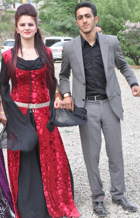 Hakkari'nin Yüksekova ilçesinde 19-20-05- 2012 Dünya evine Giren Çiftlerimizi Sizler için Sayfamıza taşıdık. Yüksekova Güncel Ailesi olarak Tüm Çiftlerimize mutluluklar Dileriz. Foto-Görüntü: Yaşar KAPLAN- Sinan AKKURT