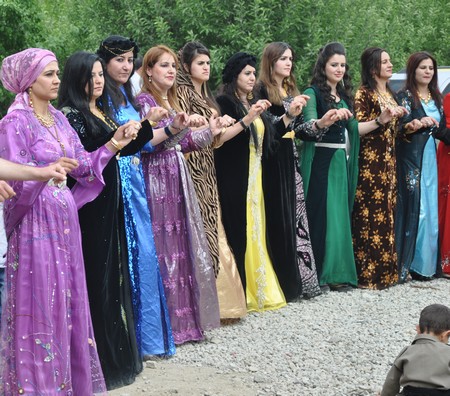 Hakkari'nin Yüksekova ilçesinde 19-20-05- 2012 Dünya evine Giren Çiftlerimizi Sizler için Sayfamıza taşıdık. Yüksekova Güncel Ailesi olarak Tüm Çiftlerimize mutluluklar Dileriz. Foto-Görüntü: Yaşar KAPLAN- Sinan AKKURT