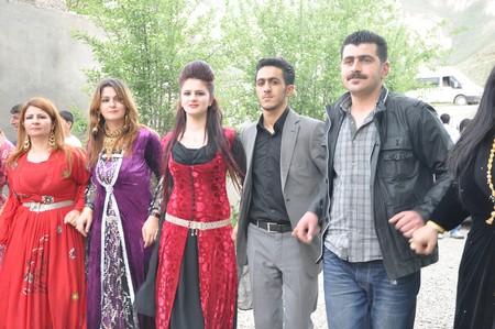 Hakkari'nin Yüksekova ilçesinde 19-20-05- 2012 Dünya evine Giren Çiftlerimizi Sizler için Sayfamıza taşıdık. Yüksekova Güncel Ailesi olarak Tüm Çiftlerimize mutluluklar Dileriz. Foto-Görüntü: Yaşar KAPLAN- Sinan AKKURT