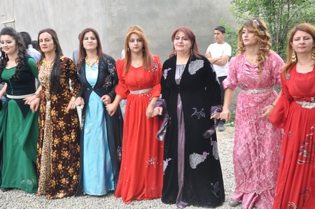 Hakkari'nin Yüksekova ilçesinde 19-20-05- 2012 Dünya evine Giren Çiftlerimizi Sizler için Sayfamıza taşıdık. Yüksekova Güncel Ailesi olarak Tüm Çiftlerimize mutluluklar Dileriz. Foto-Görüntü: Yaşar KAPLAN- Sinan AKKURT