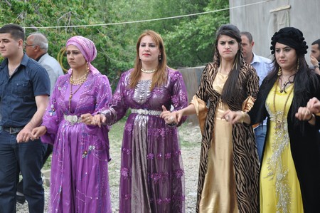 Hakkari'nin Yüksekova ilçesinde 19-20-05- 2012 Dünya evine Giren Çiftlerimizi Sizler için Sayfamıza taşıdık. Yüksekova Güncel Ailesi olarak Tüm Çiftlerimize mutluluklar Dileriz. Foto-Görüntü: Yaşar KAPLAN- Sinan AKKURT