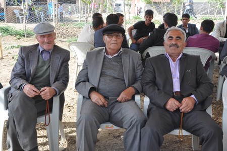 Hakkari'nin Yüksekova ilçesinde 19-20-05- 2012 Dünya evine Giren Çiftlerimizi Sizler için Sayfamıza taşıdık. Yüksekova Güncel Ailesi olarak Tüm Çiftlerimize mutluluklar Dileriz. Foto-Görüntü: Yaşar KAPLAN- Sinan AKKURT