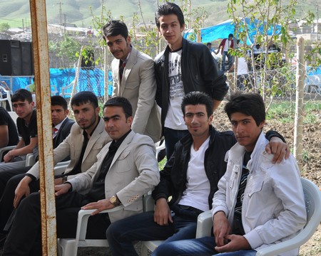 Hakkari'nin Yüksekova ilçesinde 19-20-05- 2012 Dünya evine Giren Çiftlerimizi Sizler için Sayfamıza taşıdık. Yüksekova Güncel Ailesi olarak Tüm Çiftlerimize mutluluklar Dileriz. Foto-Görüntü: Yaşar KAPLAN- Sinan AKKURT