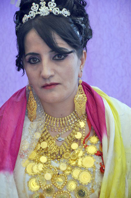 Hakkari'nin Yüksekova ilçesinde 19-20-05- 2012 Dünya evine Giren Çiftlerimizi Sizler için Sayfamıza taşıdık. Yüksekova Güncel Ailesi olarak Tüm Çiftlerimize mutluluklar Dileriz. Foto-Görüntü: Yaşar KAPLAN- Sinan AKKURT