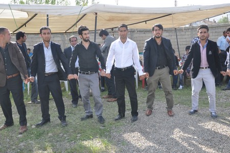 Hakkari'nin Yüksekova ilçesinde 19-20-05- 2012 Dünya evine Giren Çiftlerimizi Sizler için Sayfamıza taşıdık. Yüksekova Güncel Ailesi olarak Tüm Çiftlerimize mutluluklar Dileriz. Foto-Görüntü: Yaşar KAPLAN- Sinan AKKURT