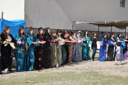 Hakkari'nin Yüksekova ilçesinde 19-20-05- 2012 Dünya evine Giren Çiftlerimizi Sizler için Sayfamıza taşıdık. Yüksekova Güncel Ailesi olarak Tüm Çiftlerimize mutluluklar Dileriz. Foto-Görüntü: Yaşar KAPLAN- Sinan AKKURT