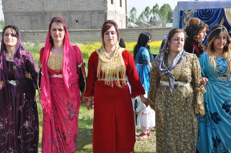 Hakkari'nin Yüksekova ilçesinde 19-20-05- 2012 Dünya evine Giren Çiftlerimizi Sizler için Sayfamıza taşıdık. Yüksekova Güncel Ailesi olarak Tüm Çiftlerimize mutluluklar Dileriz. Foto-Görüntü: Yaşar KAPLAN- Sinan AKKURT