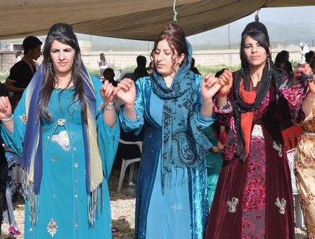 Hakkari'nin Yüksekova ilçesinde 19-20-05- 2012 Dünya evine Giren Çiftlerimizi Sizler için Sayfamıza taşıdık. Yüksekova Güncel Ailesi olarak Tüm Çiftlerimize mutluluklar Dileriz. Foto-Görüntü: Yaşar KAPLAN- Sinan AKKURT