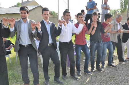 Hakkari'nin Yüksekova ilçesinde 19-20-05- 2012 Dünya evine Giren Çiftlerimizi Sizler için Sayfamıza taşıdık. Yüksekova Güncel Ailesi olarak Tüm Çiftlerimize mutluluklar Dileriz. Foto-Görüntü: Yaşar KAPLAN- Sinan AKKURT