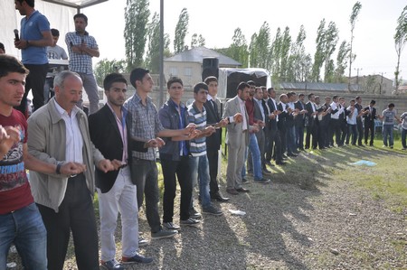 Hakkari'nin Yüksekova ilçesinde 19-20-05- 2012 Dünya evine Giren Çiftlerimizi Sizler için Sayfamıza taşıdık. Yüksekova Güncel Ailesi olarak Tüm Çiftlerimize mutluluklar Dileriz. Foto-Görüntü: Yaşar KAPLAN- Sinan AKKURT