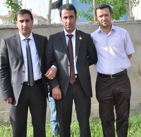 Hakkari'nin Yüksekova ilçesinde 19-20-05- 2012 Dünya evine Giren Çiftlerimizi Sizler için Sayfamıza taşıdık. Yüksekova Güncel Ailesi olarak Tüm Çiftlerimize mutluluklar Dileriz. Foto-Görüntü: Yaşar KAPLAN- Sinan AKKURT