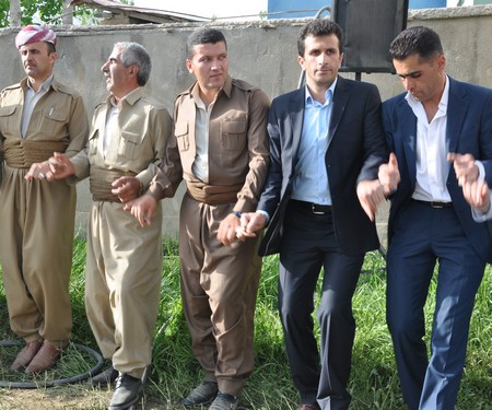 Hakkari'nin Yüksekova ilçesinde 19-20-05- 2012 Dünya evine Giren Çiftlerimizi Sizler için Sayfamıza taşıdık. Yüksekova Güncel Ailesi olarak Tüm Çiftlerimize mutluluklar Dileriz. Foto-Görüntü: Yaşar KAPLAN- Sinan AKKURT