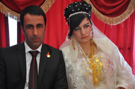 Hakkari'nin Yüksekova ilçesinde 19-20-05- 2012 Dünya evine Giren Çiftlerimizi Sizler için Sayfamıza taşıdık. Yüksekova Güncel Ailesi olarak Tüm Çiftlerimize mutluluklar Dileriz. Foto-Görüntü: Yaşar KAPLAN- Sinan AKKURT