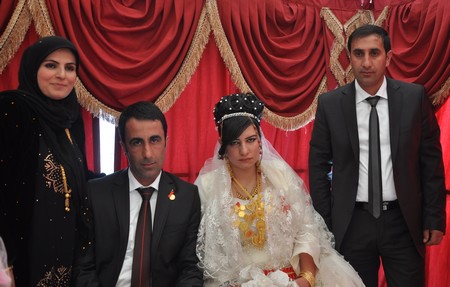 Hakkari'nin Yüksekova ilçesinde 19-20-05- 2012 Dünya evine Giren Çiftlerimizi Sizler için Sayfamıza taşıdık. Yüksekova Güncel Ailesi olarak Tüm Çiftlerimize mutluluklar Dileriz. Foto-Görüntü: Yaşar KAPLAN- Sinan AKKURT