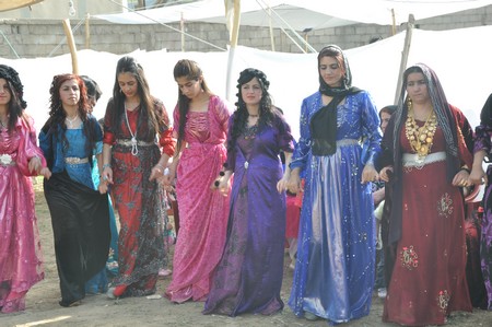 Hakkari'nin Yüksekova ilçesinde 19-20-05- 2012 Dünya evine Giren Çiftlerimizi Sizler için Sayfamıza taşıdık. Yüksekova Güncel Ailesi olarak Tüm Çiftlerimize mutluluklar Dileriz. Foto-Görüntü: Yaşar KAPLAN- Sinan AKKURT