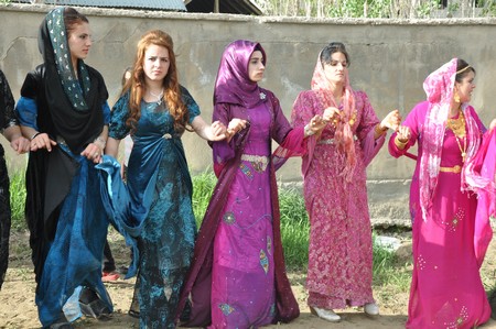 Hakkari'nin Yüksekova ilçesinde 19-20-05- 2012 Dünya evine Giren Çiftlerimizi Sizler için Sayfamıza taşıdık. Yüksekova Güncel Ailesi olarak Tüm Çiftlerimize mutluluklar Dileriz. Foto-Görüntü: Yaşar KAPLAN- Sinan AKKURT