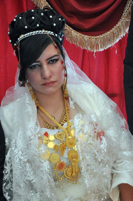 Hakkari'nin Yüksekova ilçesinde 19-20-05- 2012 Dünya evine Giren Çiftlerimizi Sizler için Sayfamıza taşıdık. Yüksekova Güncel Ailesi olarak Tüm Çiftlerimize mutluluklar Dileriz. Foto-Görüntü: Yaşar KAPLAN- Sinan AKKURT