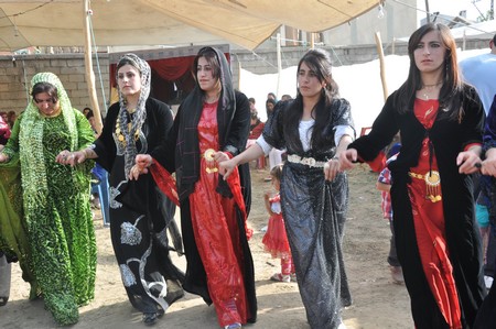 Hakkari'nin Yüksekova ilçesinde 19-20-05- 2012 Dünya evine Giren Çiftlerimizi Sizler için Sayfamıza taşıdık. Yüksekova Güncel Ailesi olarak Tüm Çiftlerimize mutluluklar Dileriz. Foto-Görüntü: Yaşar KAPLAN- Sinan AKKURT