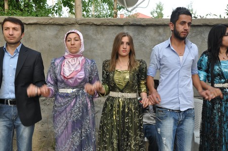 Hakkari'nin Yüksekova ilçesinde 19-20-05- 2012 Dünya evine Giren Çiftlerimizi Sizler için Sayfamıza taşıdık. Yüksekova Güncel Ailesi olarak Tüm Çiftlerimize mutluluklar Dileriz. Foto-Görüntü: Yaşar KAPLAN- Sinan AKKURT