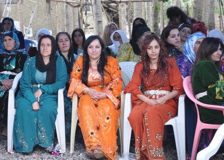 Hakkari'nin Yüksekova ilçesinde 19-20-05- 2012 Dünya evine Giren Çiftlerimizi Sizler için Sayfamıza taşıdık. Yüksekova Güncel Ailesi olarak Tüm Çiftlerimize mutluluklar Dileriz. Foto-Görüntü: Yaşar KAPLAN- Sinan AKKURT