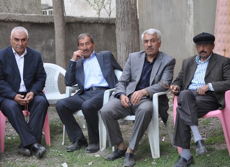 Hakkari'nin Yüksekova ilçesinde 19-20-05- 2012 Dünya evine Giren Çiftlerimizi Sizler için Sayfamıza taşıdık. Yüksekova Güncel Ailesi olarak Tüm Çiftlerimize mutluluklar Dileriz. Foto-Görüntü: Yaşar KAPLAN- Sinan AKKURT