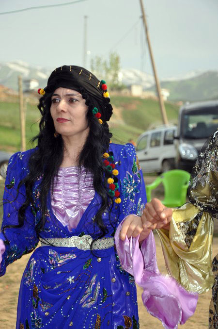 Hakkari'nin Yüksekova ilçesinde 19-20-05- 2012 Dünya evine Giren Çiftlerimizi Sizler için Sayfamıza taşıdık. Yüksekova Güncel Ailesi olarak Tüm Çiftlerimize mutluluklar Dileriz. Foto-Görüntü: Yaşar KAPLAN- Sinan AKKURT