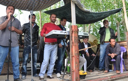 Hakkari'nin Yüksekova ilçesinde 19-20-05- 2012 Dünya evine Giren Çiftlerimizi Sizler için Sayfamıza taşıdık. Yüksekova Güncel Ailesi olarak Tüm Çiftlerimize mutluluklar Dileriz. Foto-Görüntü: Yaşar KAPLAN- Sinan AKKURT