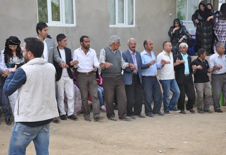 Hakkari'nin Yüksekova ilçesinde 19-20-05- 2012 Dünya evine Giren Çiftlerimizi Sizler için Sayfamıza taşıdık. Yüksekova Güncel Ailesi olarak Tüm Çiftlerimize mutluluklar Dileriz. Foto-Görüntü: Yaşar KAPLAN- Sinan AKKURT