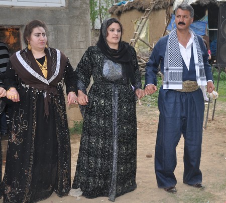 Hakkari'nin Yüksekova ilçesinde 19-20-05- 2012 Dünya evine Giren Çiftlerimizi Sizler için Sayfamıza taşıdık. Yüksekova Güncel Ailesi olarak Tüm Çiftlerimize mutluluklar Dileriz. Foto-Görüntü: Yaşar KAPLAN- Sinan AKKURT