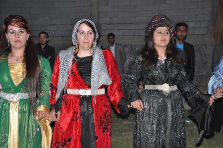 Hakkari'nin Yüksekova ilçesinde 19-20-05- 2012 Dünya evine Giren Çiftlerimizi Sizler için Sayfamıza taşıdık. Yüksekova Güncel Ailesi olarak Tüm Çiftlerimize mutluluklar Dileriz. Foto-Görüntü: Yaşar KAPLAN- Sinan AKKURT