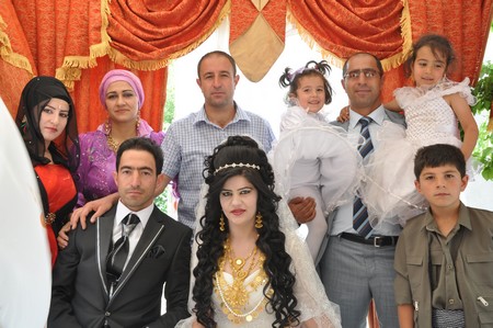 Hakkari'nin Yüksekova ilçesinde 19-20-05- 2012 Dünya evine Giren Çiftlerimizi Sizler için Sayfamıza taşıdık. Yüksekova Güncel Ailesi olarak Tüm Çiftlerimize mutluluklar Dileriz. Foto-Görüntü: Yaşar KAPLAN- Sinan AKKURT