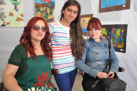 
Yüksekova İlçe Milli Eğitim Müdürlüğü bünyesinde üçüncüsü düzenlenen ''Okul Öncesi Bahar Şenliği'' renkli görüntülere sahne oldu.
