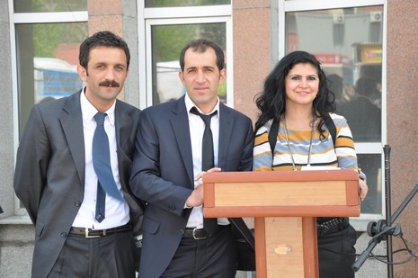 
Yüksekova İlçe Milli Eğitim Müdürlüğü bünyesinde üçüncüsü düzenlenen ''Okul Öncesi Bahar Şenliği'' renkli görüntülere sahne oldu.
