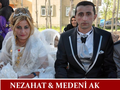 Hakkari'nin Yüksekova ilçesinde 26-27 Mayıs 2012 Dünya evine Giren Çiftlerimizi Sizler için Sayfamıza taşıdık. Yüksekova Güncel Ailesi olarak Tüm Çiftlerimize mutluluklar Dileriz. Foto: Yaşar KAPLAN- Rojhat YİĞİT