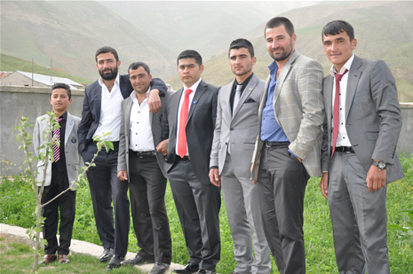 Hakkari'nin Yüksekova ilçesinde 26-27 Mayıs 2012 Dünya evine Giren Çiftlerimizi Sizler için Sayfamıza taşıdık. Yüksekova Güncel Ailesi olarak Tüm Çiftlerimize mutluluklar Dileriz. Foto: Yaşar KAPLAN- Rojhat YİĞİT