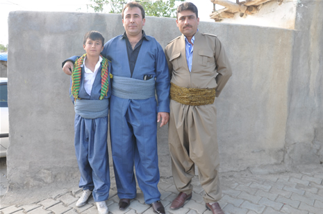 Hakkari'nin Yüksekova ilçesinde 26-27 Mayıs 2012 Dünya evine Giren Çiftlerimizi Sizler için Sayfamıza taşıdık. Yüksekova Güncel Ailesi olarak Tüm Çiftlerimize mutluluklar Dileriz. Foto: Yaşar KAPLAN- Rojhat YİĞİT