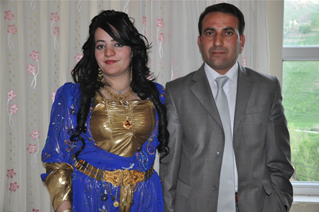 Hakkari'nin Yüksekova ilçesinde 26-27 Mayıs 2012 Dünya evine Giren Çiftlerimizi Sizler için Sayfamıza taşıdık. Yüksekova Güncel Ailesi olarak Tüm Çiftlerimize mutluluklar Dileriz. Foto: Yaşar KAPLAN- Rojhat YİĞİT
