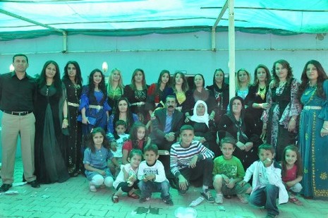 Hakkari'nin Yüksekova ilçesinde 26-27 Mayıs 2012 Dünya evine Giren Çiftlerimizi Sizler için Sayfamıza taşıdık. Yüksekova Güncel Ailesi olarak Tüm Çiftlerimize mutluluklar Dileriz. Foto: Yaşar KAPLAN- Rojhat YİĞİT