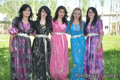 Hakkari'nin Yüksekova ilçesinde 02 - 03 Haziran 2012'de Dünya evine Giren Çiftlerimizi Sizler için Sayfamıza taşıdık. Yüksekova Güncel Ailesi olarak Tüm Çiftlerimize mutluluklar Dileriz. FOTOĞRAFLAR : Yaşar KAPLAN- Rojhat YİĞİT