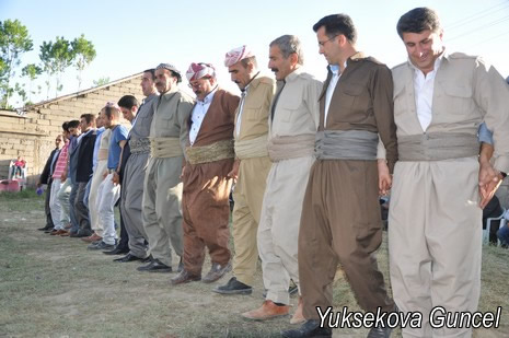 Hakkari'nin Yüksekova ilçesinde 02 - 03 Haziran 2012'de Dünya evine Giren Çiftlerimizi Sizler için Sayfamıza taşıdık. Yüksekova Güncel Ailesi olarak Tüm Çiftlerimize mutluluklar Dileriz. FOTOĞRAFLAR : Yaşar KAPLAN- Rojhat YİĞİT
