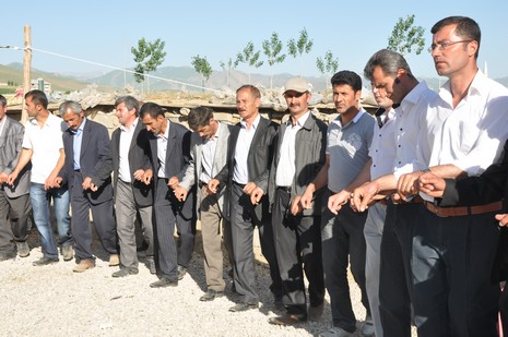 Hakkari'nin Yüksekova ilçesinde 02 - 03 Haziran 2012'de Dünya evine Giren Çiftlerimizi Sizler için Sayfamıza taşıdık. Yüksekova Güncel Ailesi olarak Tüm Çiftlerimize mutluluklar Dileriz. FOTOĞRAFLAR : Yaşar KAPLAN- Rojhat YİĞİT