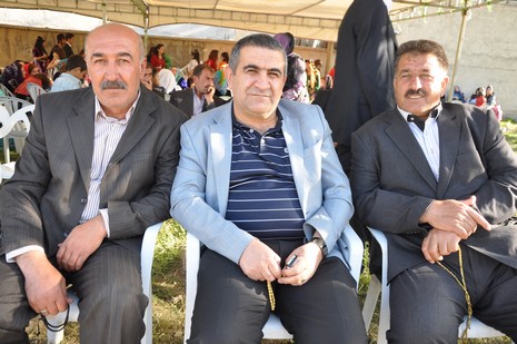 Hakkari'nin Yüksekova ilçesinde 02 - 03 Haziran 2012'de Dünya evine Giren Çiftlerimizi Sizler için Sayfamıza taşıdık. Yüksekova Güncel Ailesi olarak Tüm Çiftlerimize mutluluklar Dileriz. FOTOĞRAFLAR : Yaşar KAPLAN- Rojhat YİĞİT