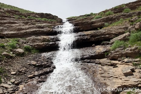 Baharı bir başka, kışı bir başka kokan güzel ilçemizin dağlarında buram buram özgürlük kokuyor. Yüksekovada dört mevsimi bir arada yaşamının güzelliğini siz okuyucularımız için görüntüledik. 